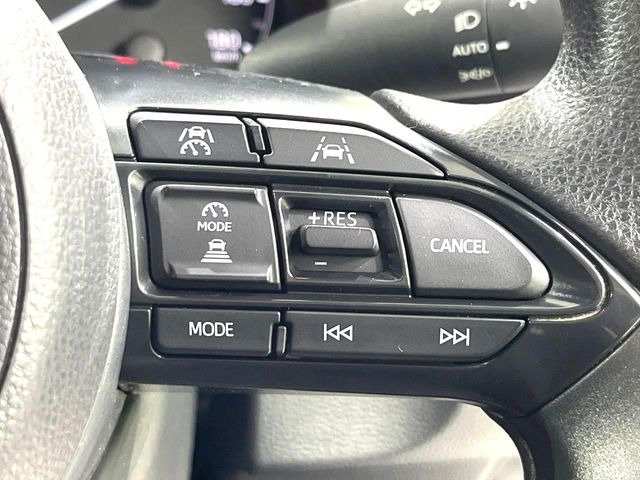 【レーダークルーズコントロール】高速道路での長距離走行が楽に!!自動で速度を保つクルーズコントロールが、衝突軽減システムと連携し、前方の車両を感知して車間を保つように速度調節してくれます!!
