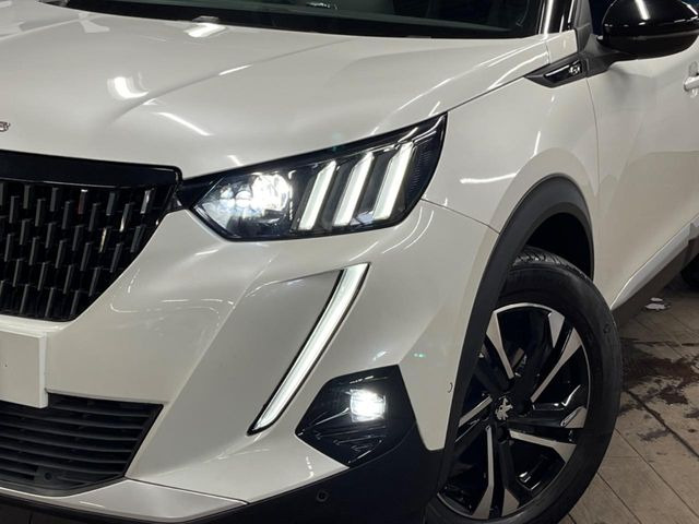 ●LEDヘッドライト:夜間走行時も良好な視界を確保し安心して運転できる高輝度LEDヘッドライトを装備!点灯速度が早く、消費電力も抑えられています。