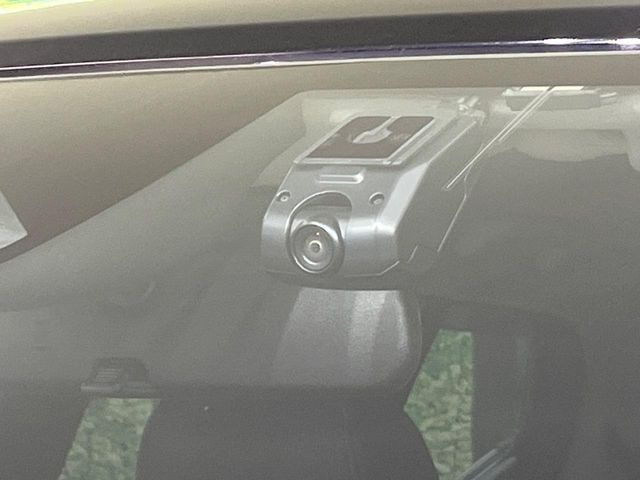 【ドライブレコーダー】ドライブレコーダー装備!走行中はもちろん、あおり運転や事故に遭遇した際、映像で記録し、万一のリスクに備えます。※記録用SDカードはお客様ご自身でご準備いただく必要があります。