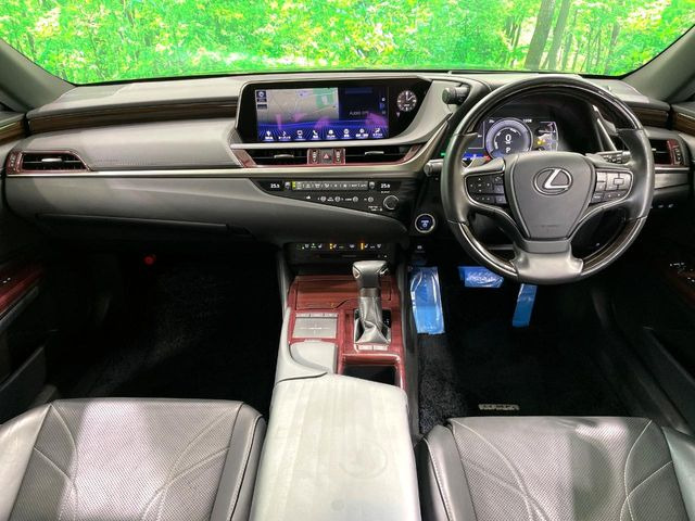 ES300h バージョンL