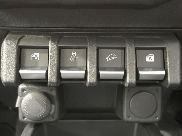 【ダウンヒルアシスト】急な坂道を下るときに自動でブレーキを制御、一定の低速度を保ちます。雪道や悪路など滑りやすい路面の下り坂でもタイヤがロックしないから安心!ハンドル操作に集中できます!