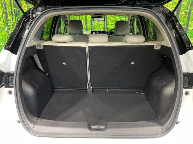 【パワーバックドア】スマートキーや運転席のボタンを押すだけでリアゲートが自動で開閉します!荷物を持っている時や、高い位置にあるバックドアを閉める際に便利な機能です♪