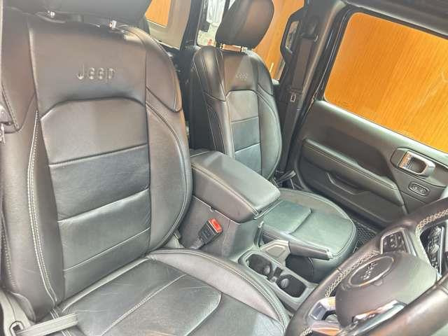 ラングラーアンリミテッド サハラ 4WD