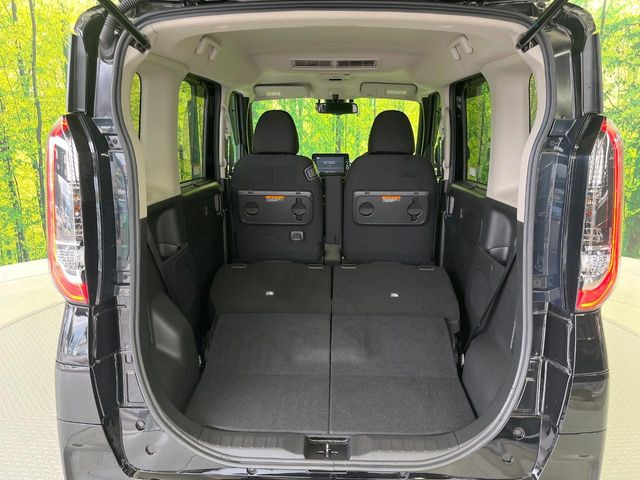 普段のお買い物や通勤、送迎等に十分な荷室スペースを確保しております。セカンドシートを倒すと、大きな荷物の積載も可能です♪