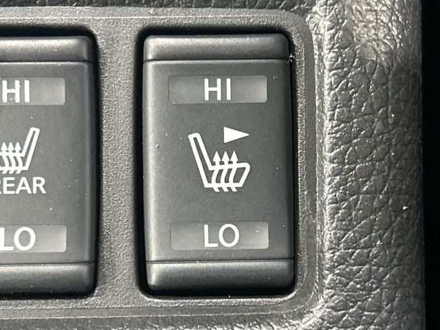【全席シートヒーター】寒い日に重宝するシートヒーターを後席にも装備!エアコンより早く温まってくれるので寒がりの人も安心ですね♪エアコンの温風は乾燥するから苦手、という方にもをおすすめです。