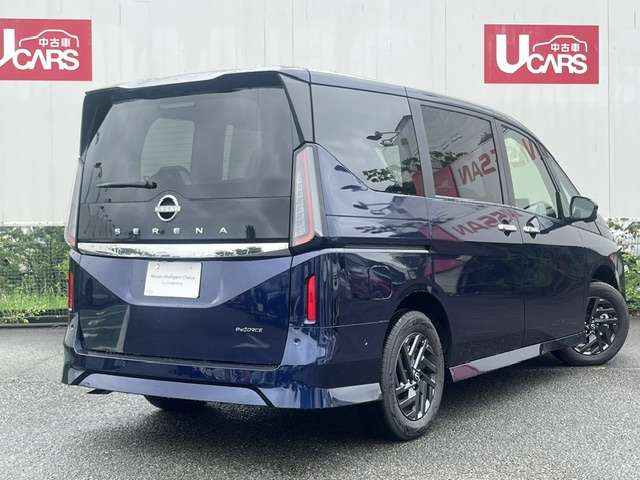セレナ1.4 e-4ORCE ハイウェイスターV NissanConnectインフォテインメントシステム 4WD