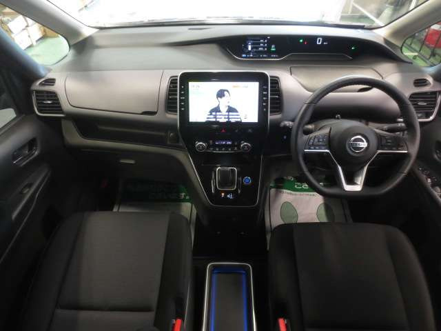 セレナ1.2 e-POWER XV