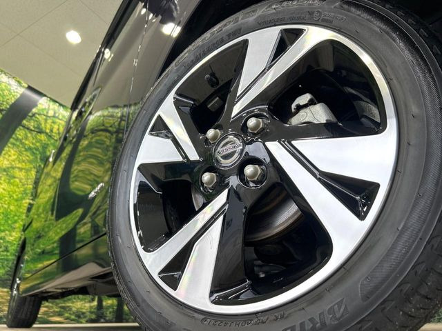 �y����15�C���`�A���~�z�C�[���z�O�ςɃ}�b�`���������A���~�z�C�[���𑕒����Ă���܂��B�e��ЊO�A���~�z�C�[����A�X�^�b�h���X�^�C�����戵�����Ă���܂��B���񂲑��k����������