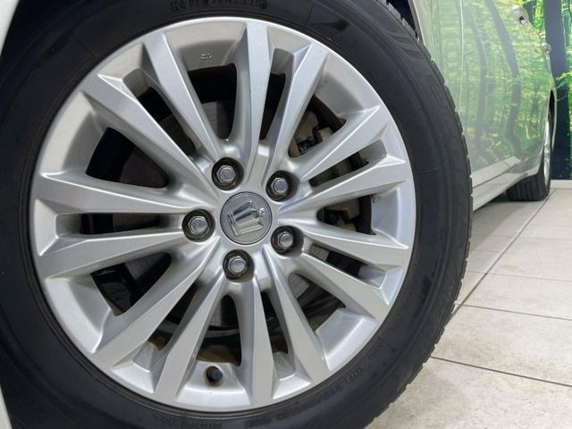 �y����16�C���`�A���~�z�C�[���z�O�ςɃ}�b�`���������A���~�z�C�[���𑕒����Ă���܂��B�e��ЊO�A���~�z�C�[����A�X�^�b�h���X�^�C�����戵�����Ă���܂��B���񂲑��k����������