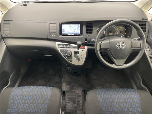 アイシス1.8 プラタナ