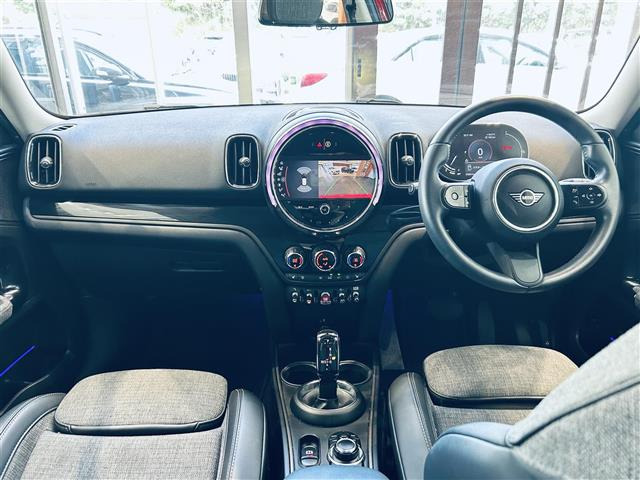 ミニクロスオーバークーパー SD オール4 4WD