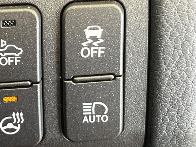 【オートマチックハイビーム】夜間の安全走行に役立つ便利な機能!先行車や対向車を検知し、ハイビームとロービームを自動で切り替えてくれます♪