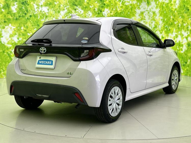 ヤリス1.5 ハイブリッド G E-Four 4WD