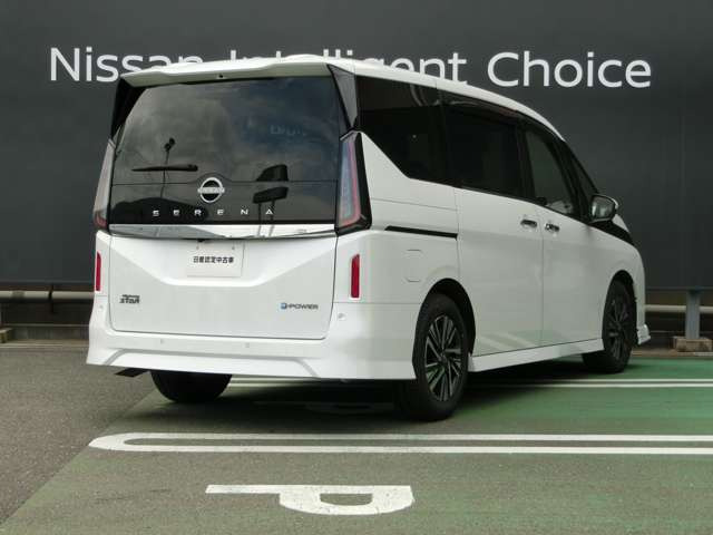 セレナ1.4 e-POWER ハイウェイスターV