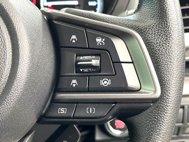 【全車速追従機能付クルーズコントロール】高速道路での長距離走行が楽に!!自動で速度を保つクルーズコントロールが、衝突軽減システムと連携し、前方の車両を感知して車間を保つように速度調節してくれます!!