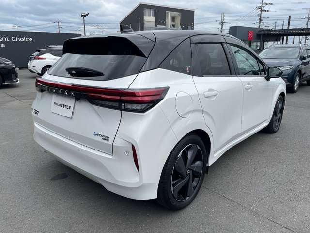 ノートオーラ1.2 G FOUR レザーエディション 4WD