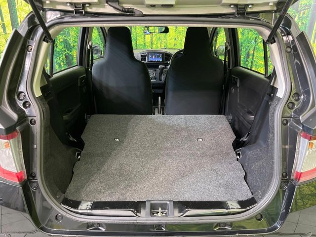 普段のお買い物や通勤、送迎等に十分な荷室スペースを確保しております。セカンドシートを倒すと、大きな荷物の積載も可能です♪