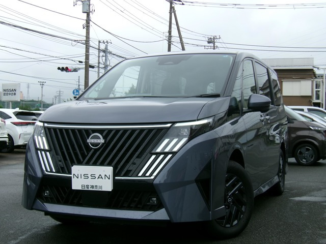セレナ1.4 e-4ORCE ハイウェイスターV 4WD