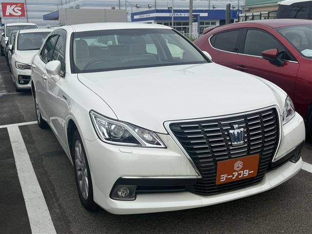 クラウンハイブリッド 2.5 ロイヤルサルーンG Four 4WD