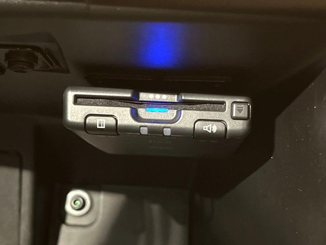 ●ETC車載器(アンテナ分離型音声案内タイプ):お引き渡し時には再セットアップを実施後、お渡しいたします。マイレージ登録に関してもお気軽にスタッフまでお尋ねください。