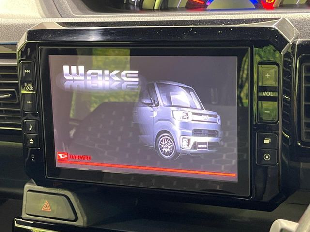 【純正8型ナビ】人気の純正ナビを装備しております。ナビの使いやすさはもちろん、オーディオ機能も充実!キャンプや旅行はもちろん、通勤や買い物など普段のドライブも楽しくなるはず♪