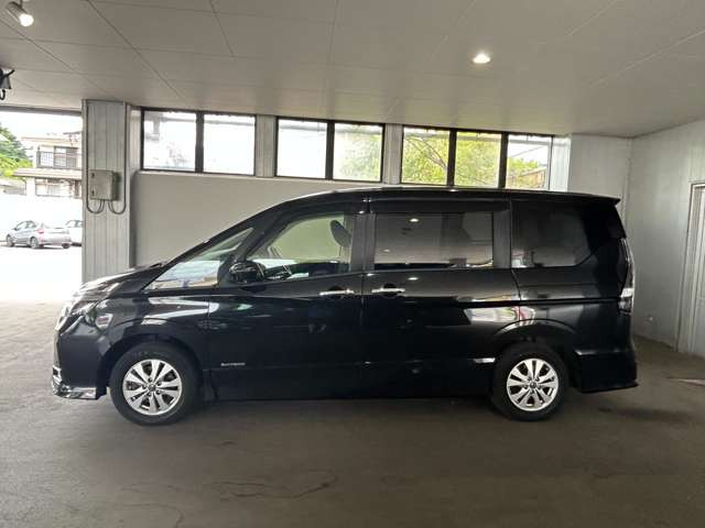 セレナ2.0 ハイウェイスターV 4WD
