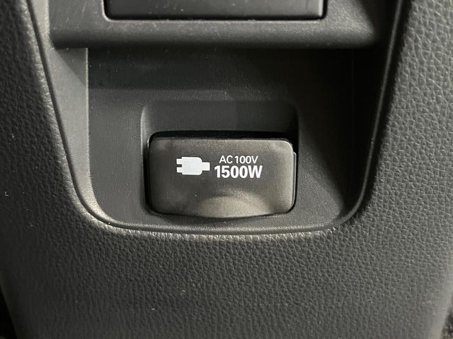 【1500Wアクセサリーコンセント】消費電力1500Wまでの家電が使えます。キャンプやスポーツ・アウトドアでのアクティビティはもちろん、災害・停電の際に大活躍♪
