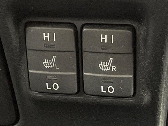 【シートヒーター】寒い日に重宝するシートヒーター!エアコンより早く温まってくれるので寒がりの人も安心ですね♪エアコンの温風は乾燥するから苦手、という方にもをおすすめです。