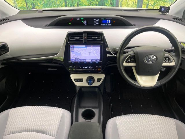 プリウス1.8 S セーフティ プラス