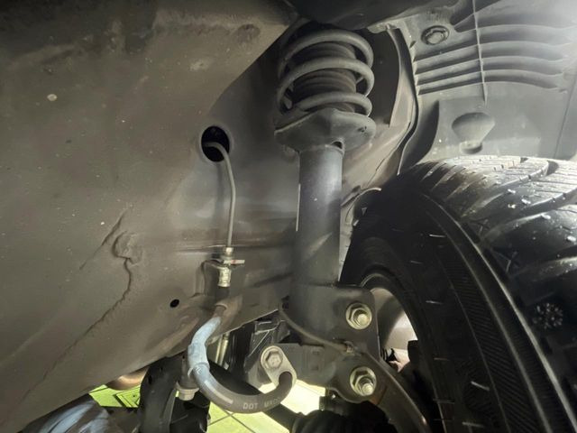 お車を安心してお乗りいただく為には、足回りの定期点検が欠かせません。サービスサポート(有償保証)では無料点検もご提供しており、安心のカーライフをお過ごしいただけるサポート体制が整っています。