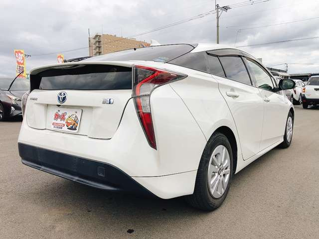 お客様のご予算帯に合わせたお車を常時50台以上取り揃えています!当社のスタッフがお客様のお車選びをしっかりサポートしご提案させていただきます!