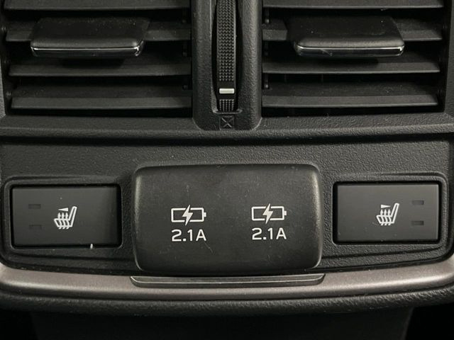 【前席+後席シートヒーター】寒い日に重宝するシートヒーターを後席にも装備!エアコンより早く温まってくれるので寒がりの人も安心ですね♪エアコンの温風は乾燥するから苦手、という方にもをおすすめです。