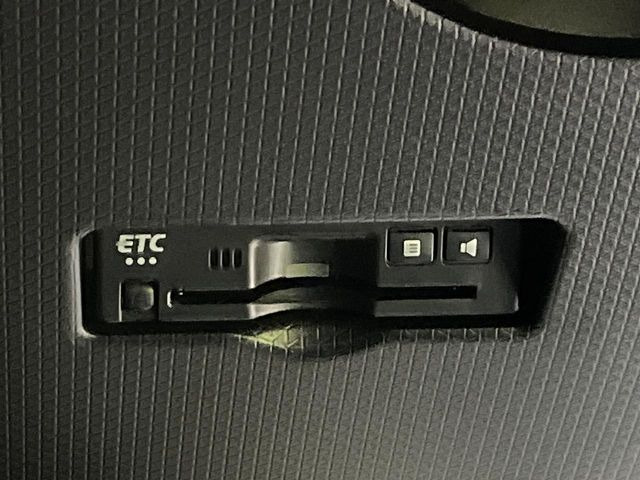 【ETC】高速道路の料金所をストレスなく通過!話題のスポットやサービスエリアに多い「スマートIC」利用時は必須のアイテムです。当店でセットアップを実施、ご納車当日からすぐにご利用いただけます!