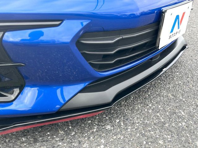 【STIエアロ】人気のSTIエアロを装備!クルマの外観がよりスタイリッシュになり、街中で存在感あふれる1台に♪将来買い替える時にもリセールに影響しやすく、価値ある人気の装備です!