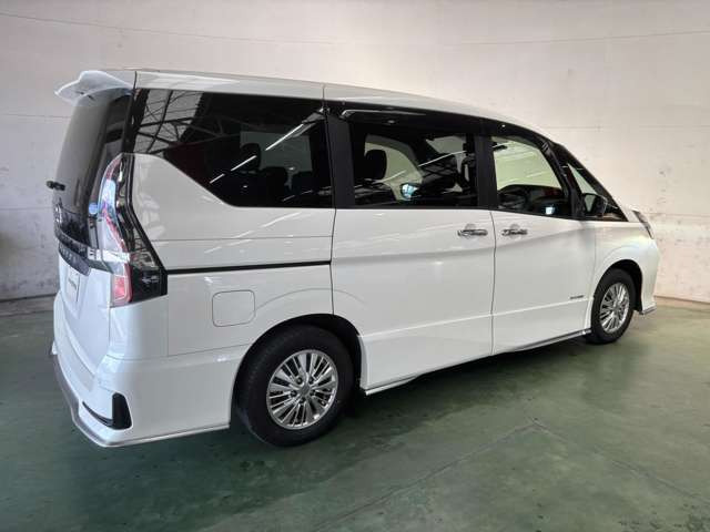 セレナ2.0 AUTECH セーフティパッケージ 4WD