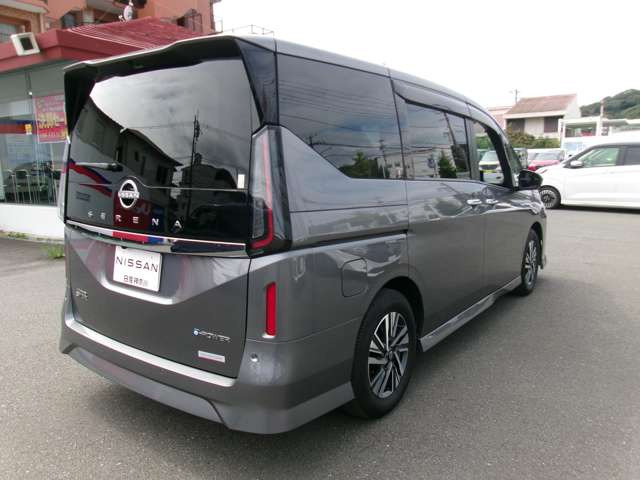セレナ1.4 e-POWER ハイウェイスターV