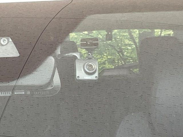 【ドライブレコーダー】ドライブレコーダー装備!走行中はもちろん、あおり運転や事故に遭遇した際、映像で記録し、万一のリスクに備えます。※記録用SDカードはお客様ご自身でご準備いただく必要があります。