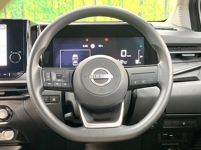 ステアリングも使用感が少なく、きれいな状態となっております♪