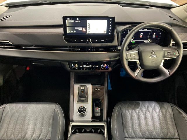 アウトランダーPHEV 2.4 P 4WD