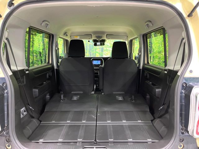 普段のお買い物や通勤、送迎等に十分な荷室スペースを確保しております。セカンドシートを倒すと、大きな荷物の積載も可能です♪