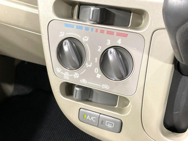 寒い冬も暑い夏も全席に快適な空調を届けてくれる、ダイヤル式エアコンを装備♪