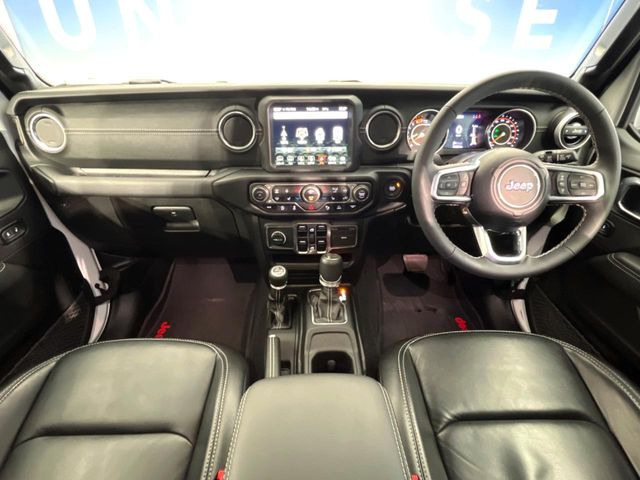 ラングラーアンリミテッド サハラ 4WD