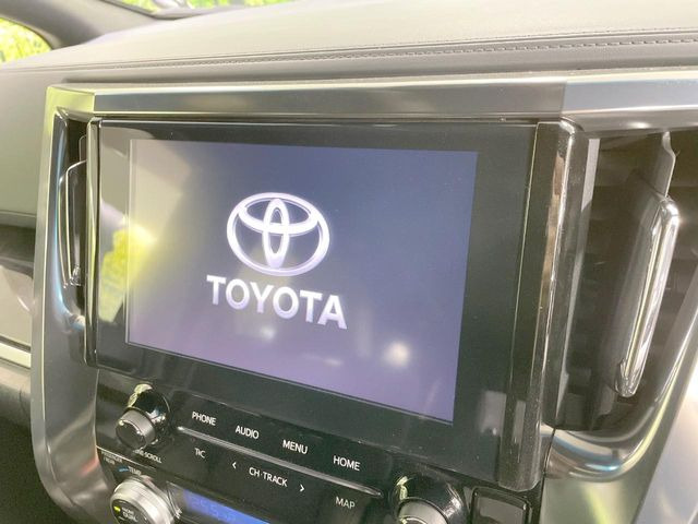 【純正ナビ】人気の純正ナビを装備。オーディオ機能も充実しており、Bluetooth接続すればお持ちのスマホやMP3プレイヤーの音楽を再生可能!毎日の運転がさらに楽しくなります!!