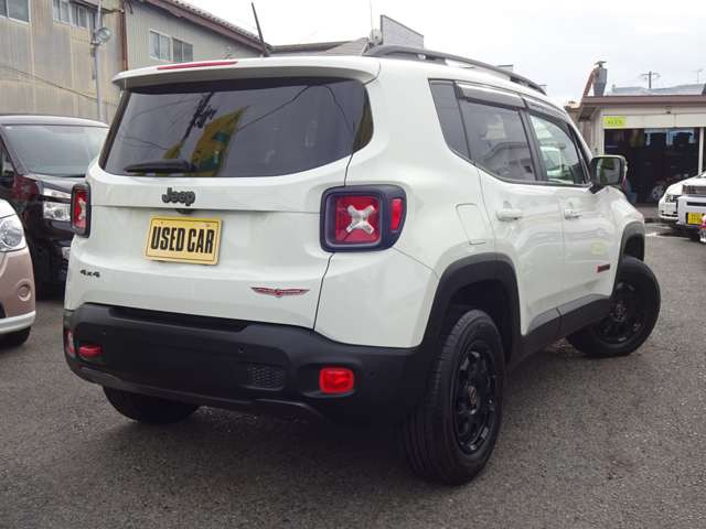 レネゲードトレイルホーク 4WD