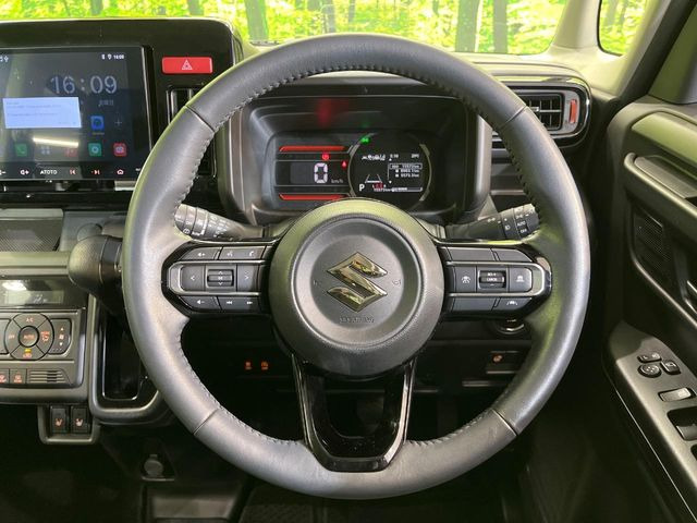 【純正革巻きステアリング】上質な革を使用することで、手にしっかり馴染みとても運転しやすいハンドルです♪