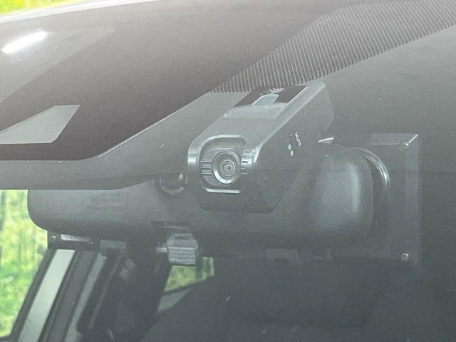 【ドライブレコーダー】ドライブレコーダー装備!走行中はもちろん、あおり運転や事故に遭遇した際、映像で記録し、万一のリスクに備えます。※記録用SDカードはお客様ご自身でご準備いただく必要があります。