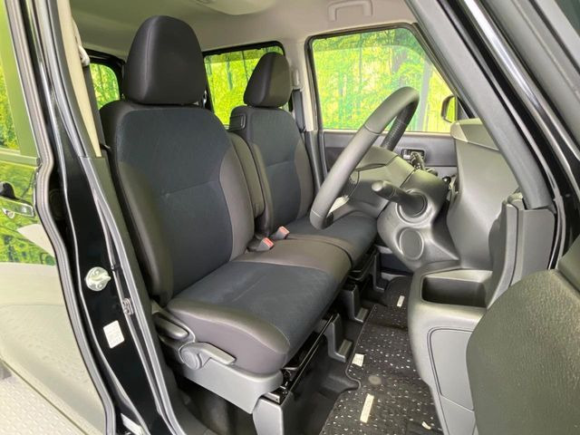運転席シート廻りは使用感も少なく、良好な状態となっています。丁寧に使われていたことがよくわかりますね。