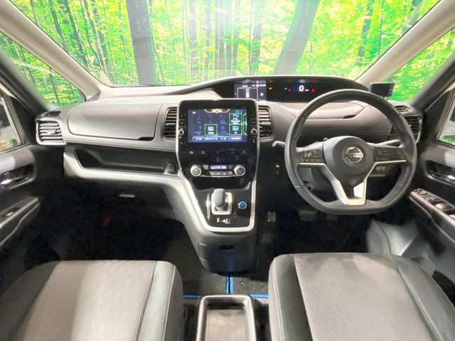 セレナ1.2 e-POWER ハイウェイスターV