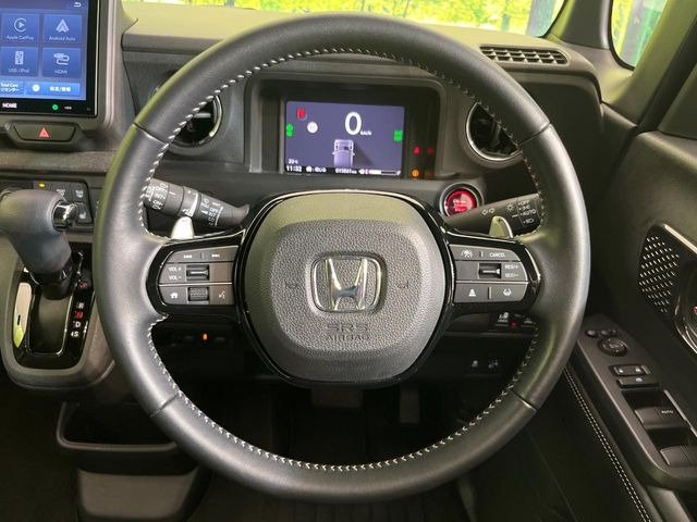 【ステアリングスイッチ】運転中、前方から目線をそらすことなく、オーディオ等の操作が可能な便利機能!安心&快適なドライブを演出してくれます♪