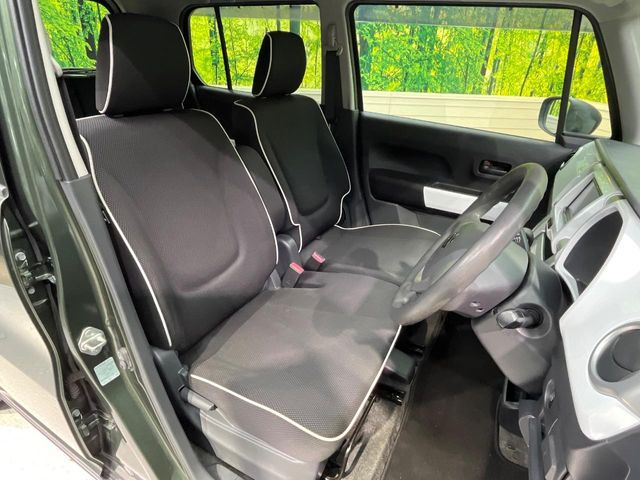 運転席シート廻りは使用感も少なく、良好な状態となっています。丁寧に使われていたことがよくわかりますね。